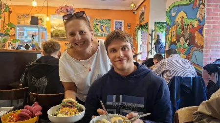 Zločin, španělština, latinskoamerická gastronomie…